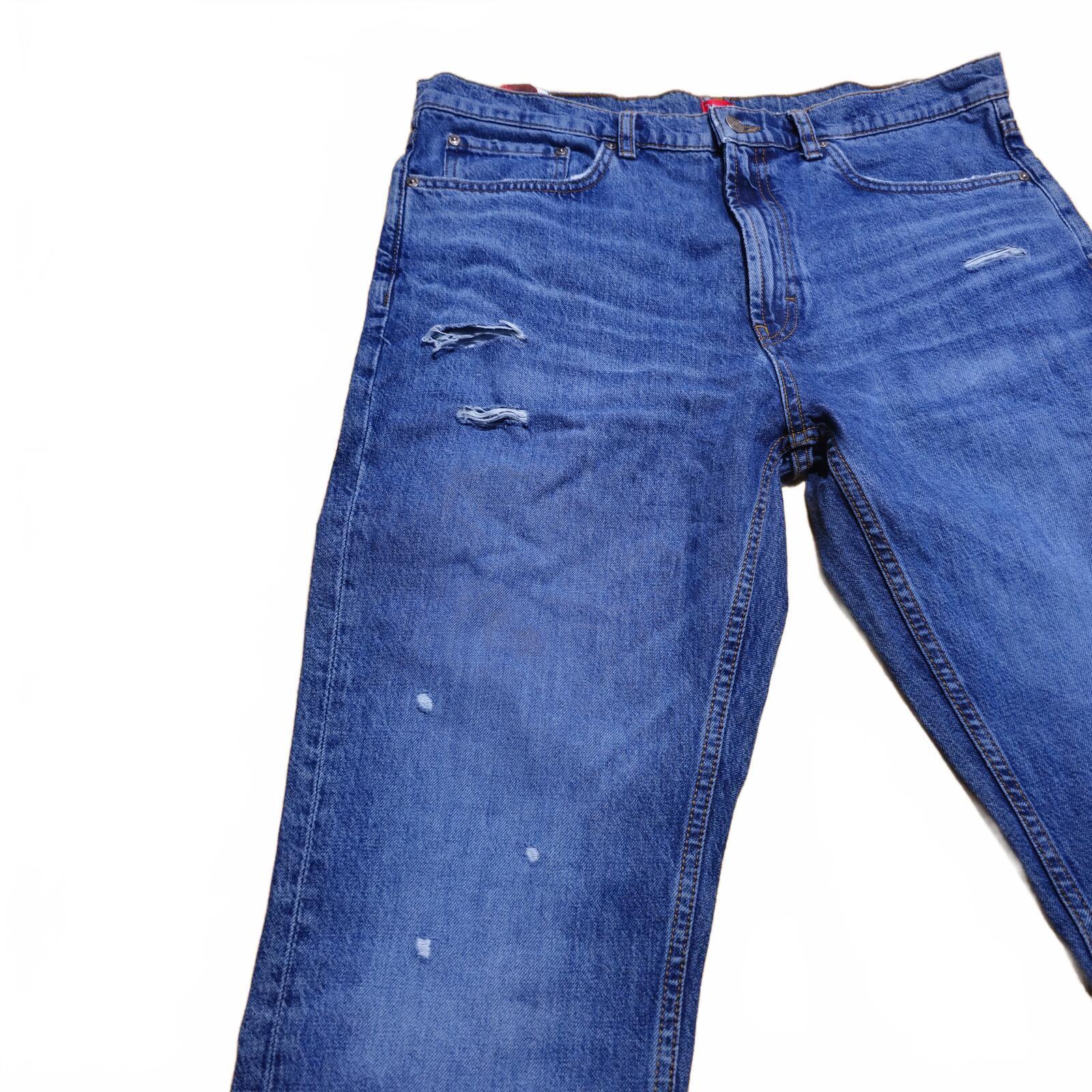 Hugo Boss 677/38 Bright Blue Distressed Straight Jeans W35 L34 BNWT *3.15