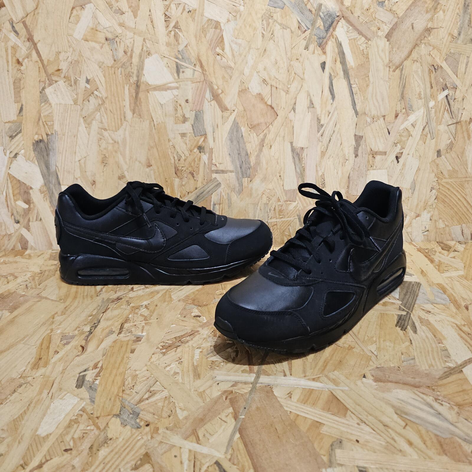 Nike Air Max IVO Mens Shoes Trainers Black Size UK 12 EU 47.5 (Ex Display) *SB6