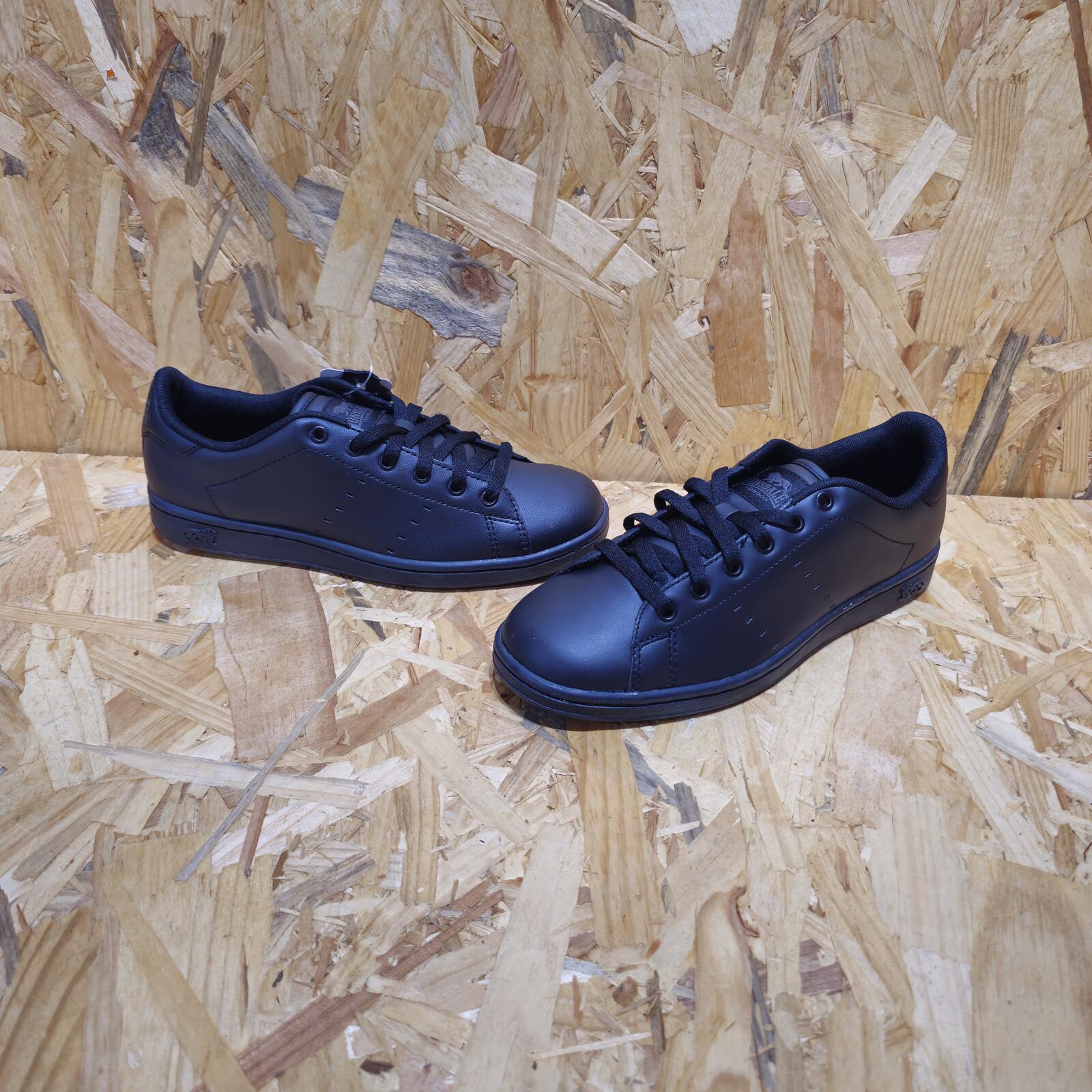 Lonsdale Leyton Leather Trainers Juniors Black Size UK 5.5 EU 38.5 SB20