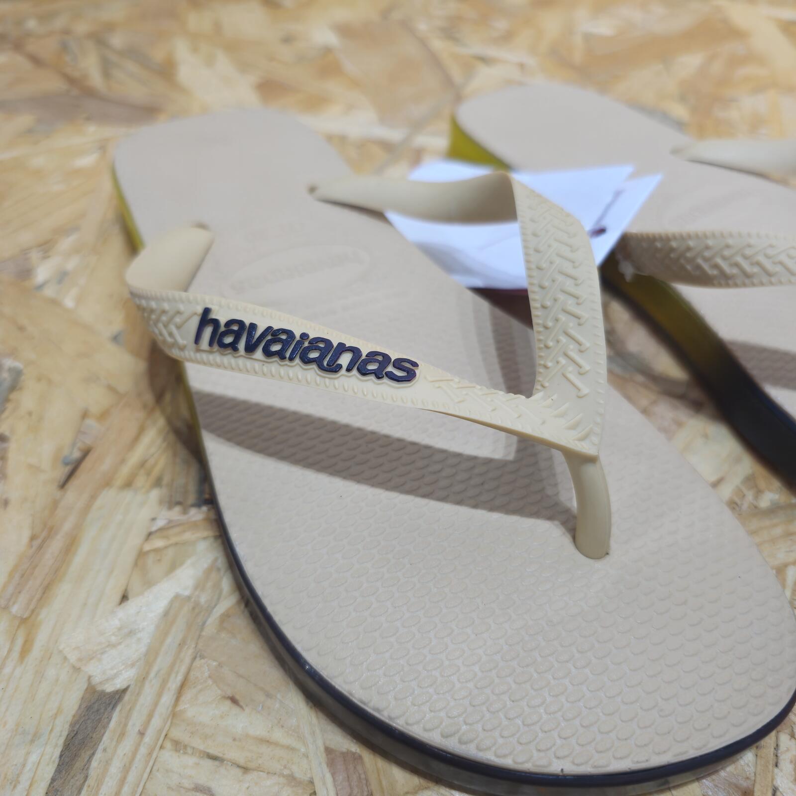 Havaianas Capsule Collection Unisex Beige Gradient Pattern Thong Toe Flip Flops