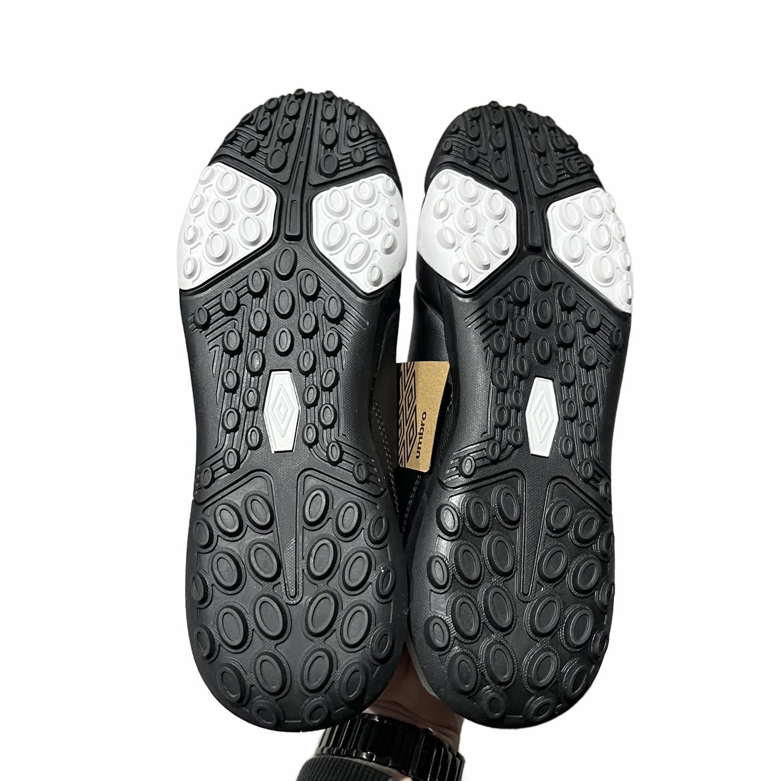 Umbro Calcio Astro Turf Football Trainers Black Size UK 8 EU 42.5 *SB9