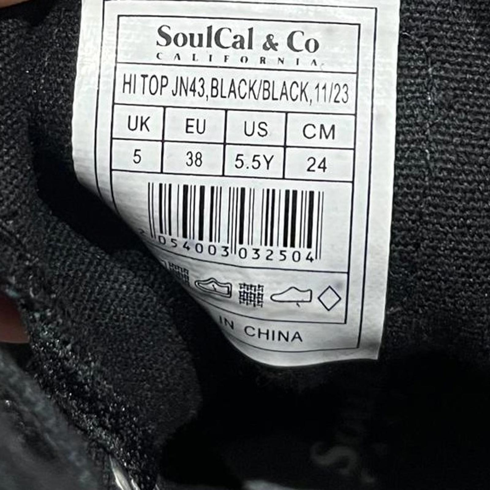 SoulCal Hi Top Trainers Juniors Black Strap Size UK 5 EU 38 *SB18