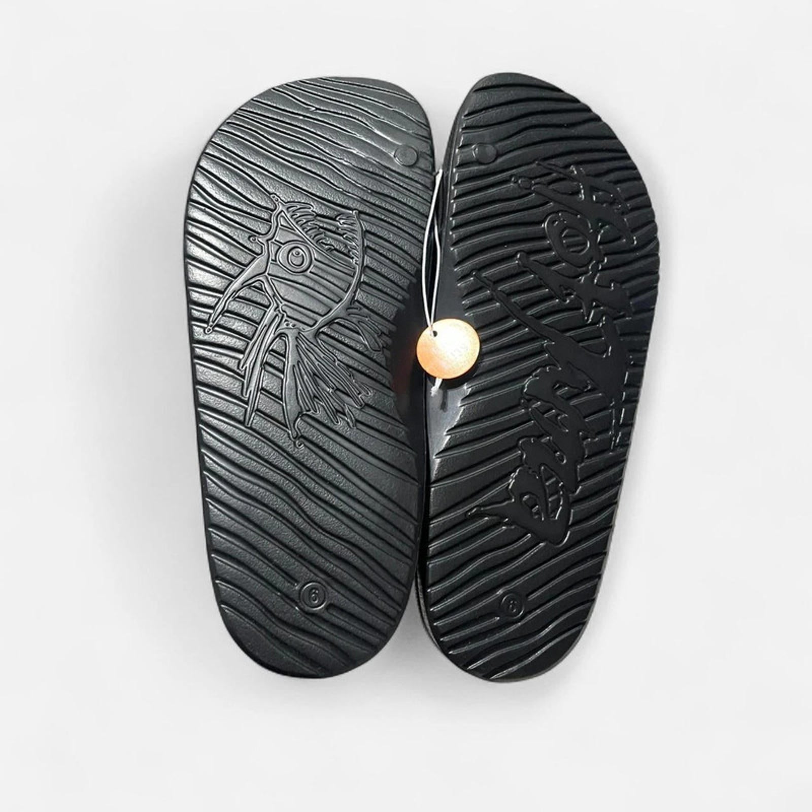 Hot Tuna Junior Pool Shoes Slides Size UK 6 EU 39 *REF:SB1