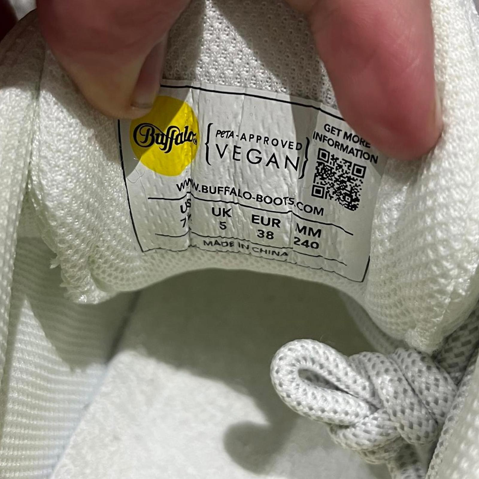 Buffalo CLD Chai Trainers White Ladies Chunky Size UK 5 EU 38 *SB14