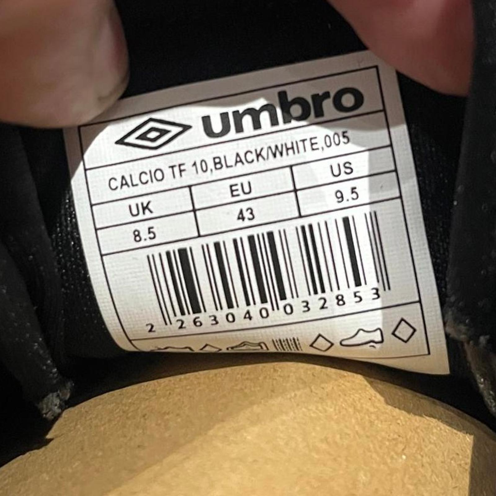 Umbro Calcio Astro Turf Football Trainers Size UK 8.5 EU 43 *SB15