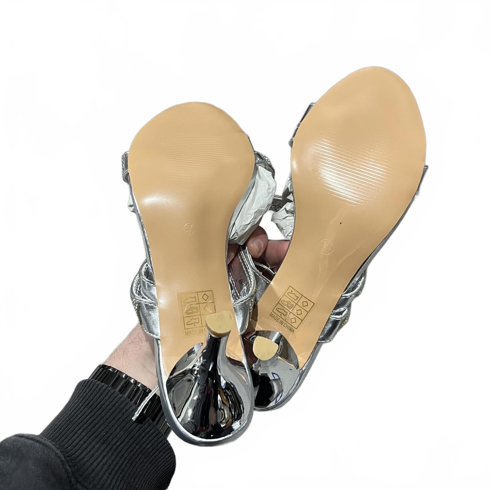 Chic Strappy Heeled Sandal Silver Womens Size UK 7 EU 40 *FF1