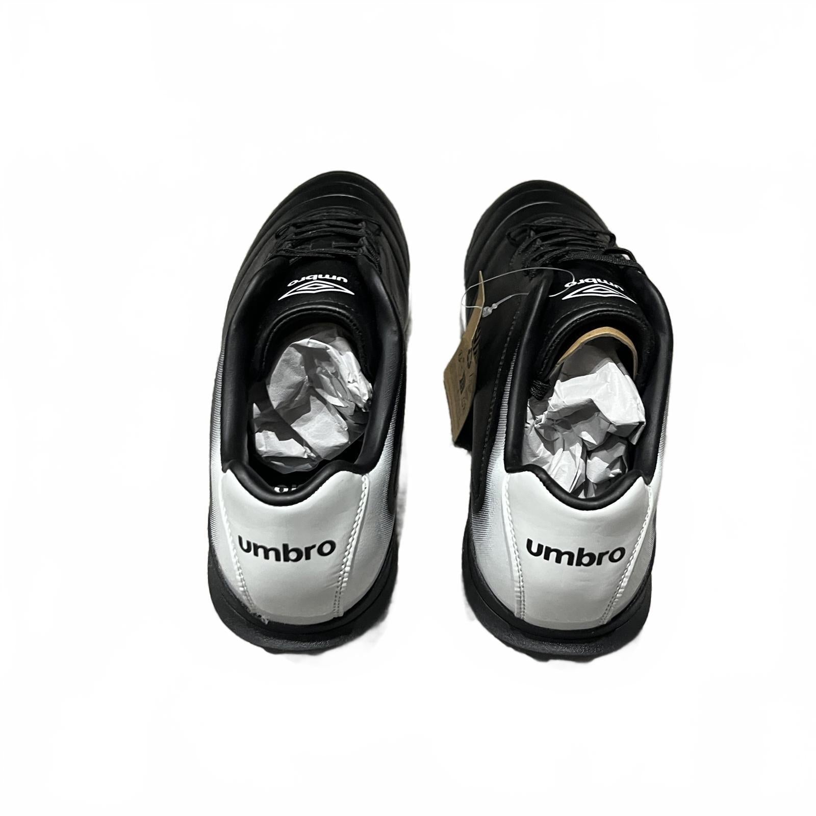 Umbro Calcio Astro Turf Football Trainers Black Size UK 8 EU 42.5 *SB9